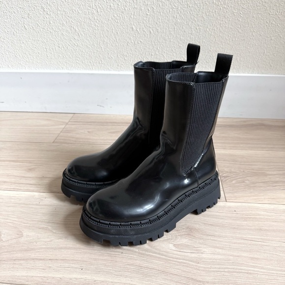 Zara Shoes - Zara Women's Black Track Sole Lugg Chelsea Boots Size 37